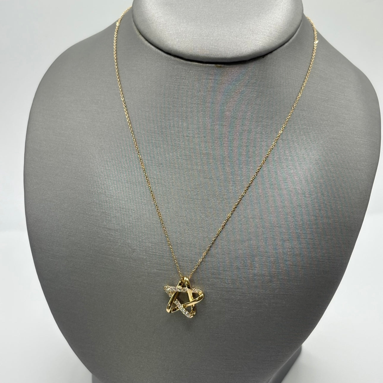 14K Yellow Gold Diamond Star Pendant Necklace