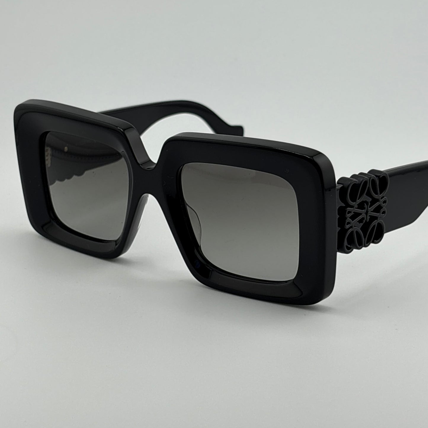 Loewe Anagram Oversized Sunglasses, Black