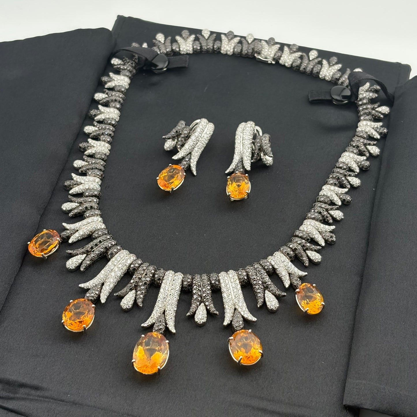 de GRISOGONO Spessartite Garnet & Diamond High Jewelry Demi-Parure