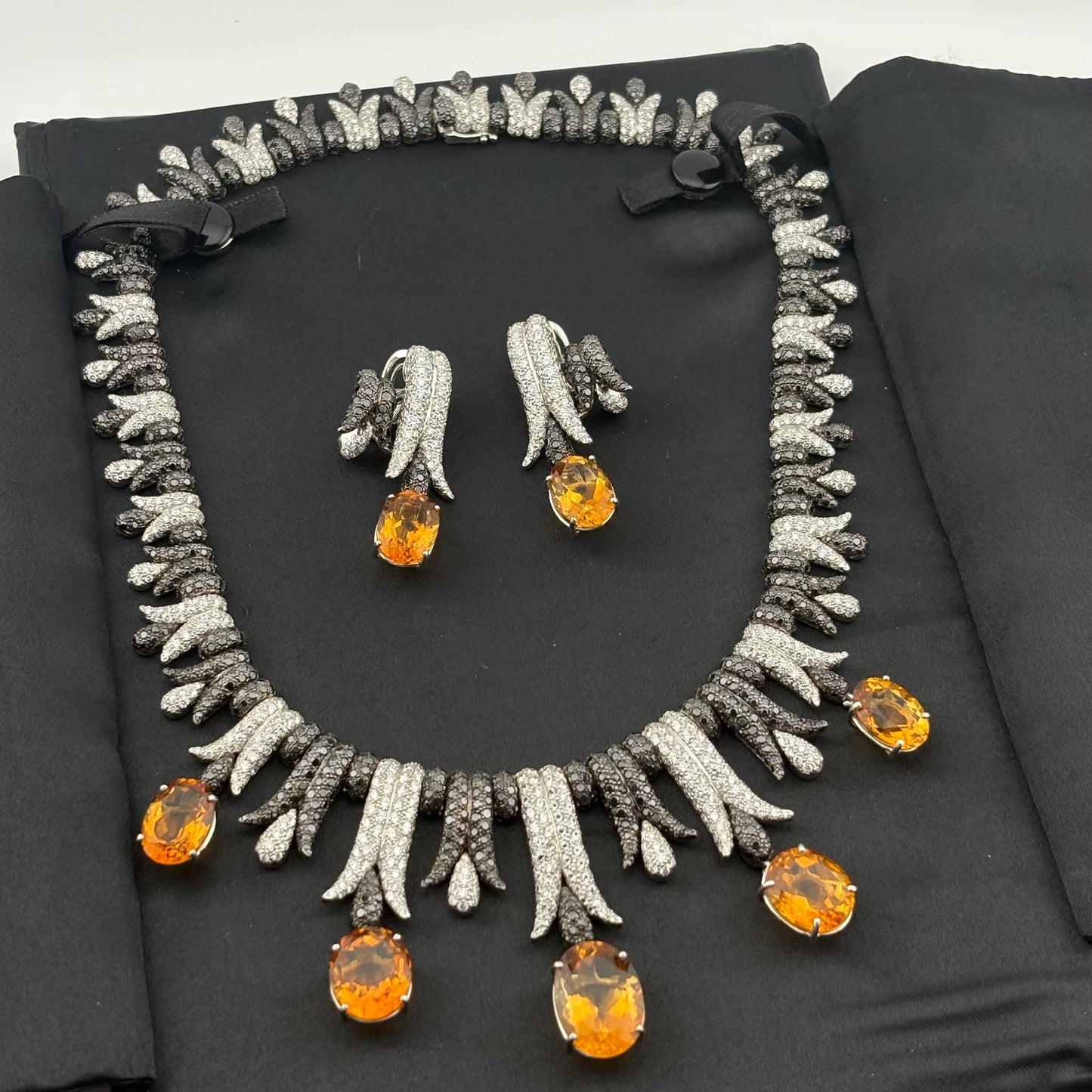 de GRISOGONO Spessartite Garnet & Diamond High Jewelry Demi-Parure