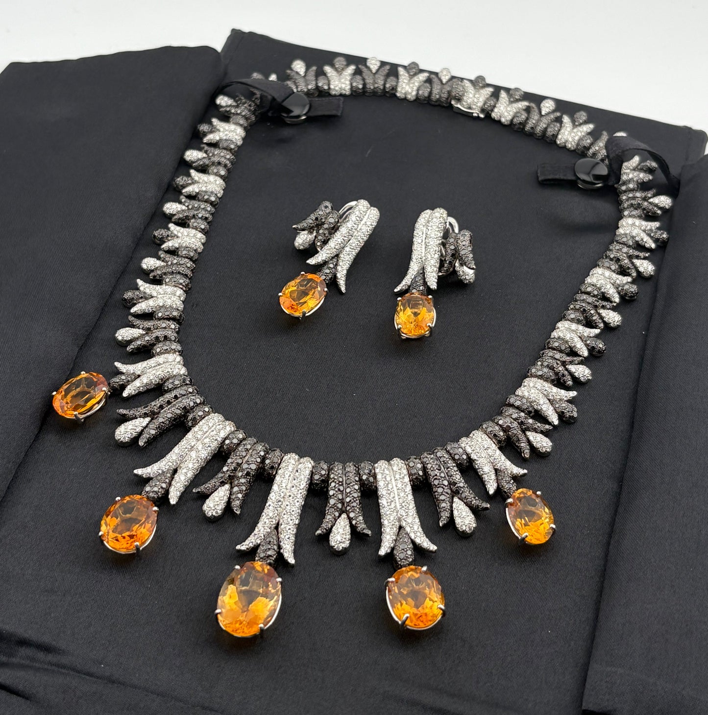 de GRISOGONO Spessartite Garnet & Diamond High Jewelry Demi-Parure