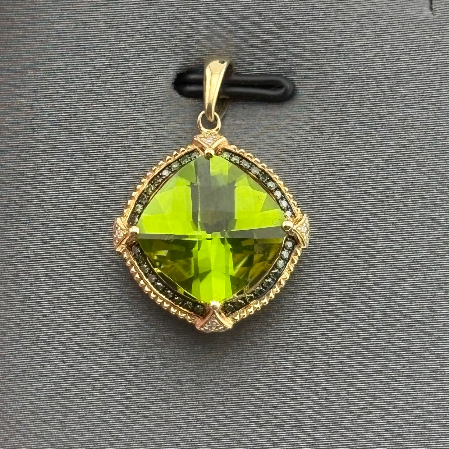 7.82CT Peridot Pendant with diamonds and sapphires, 14k